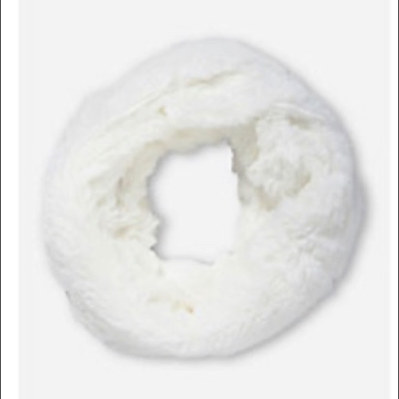 Justice Scarf | NWOT - Picture 4 of 4